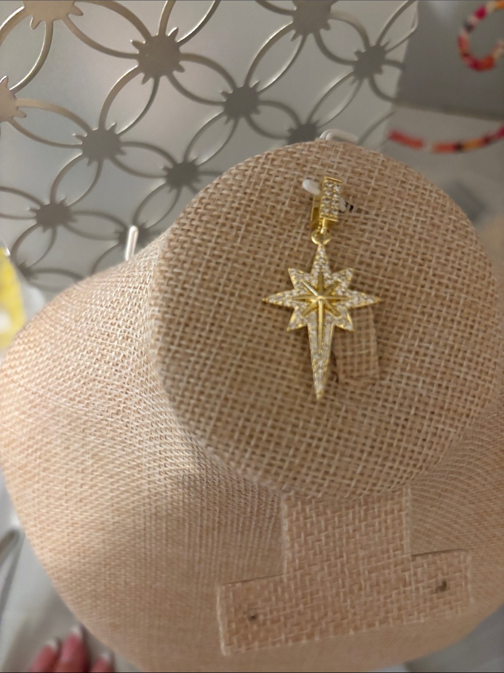 Gold North Star Pendant Necklace - Elegant Women's Jewelry